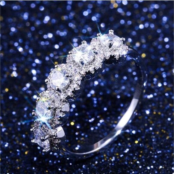 Round Zircon Engagement Ring Trendy White Crystal Stone Silvery Rings Size 8.5 - Picture 2 of 14